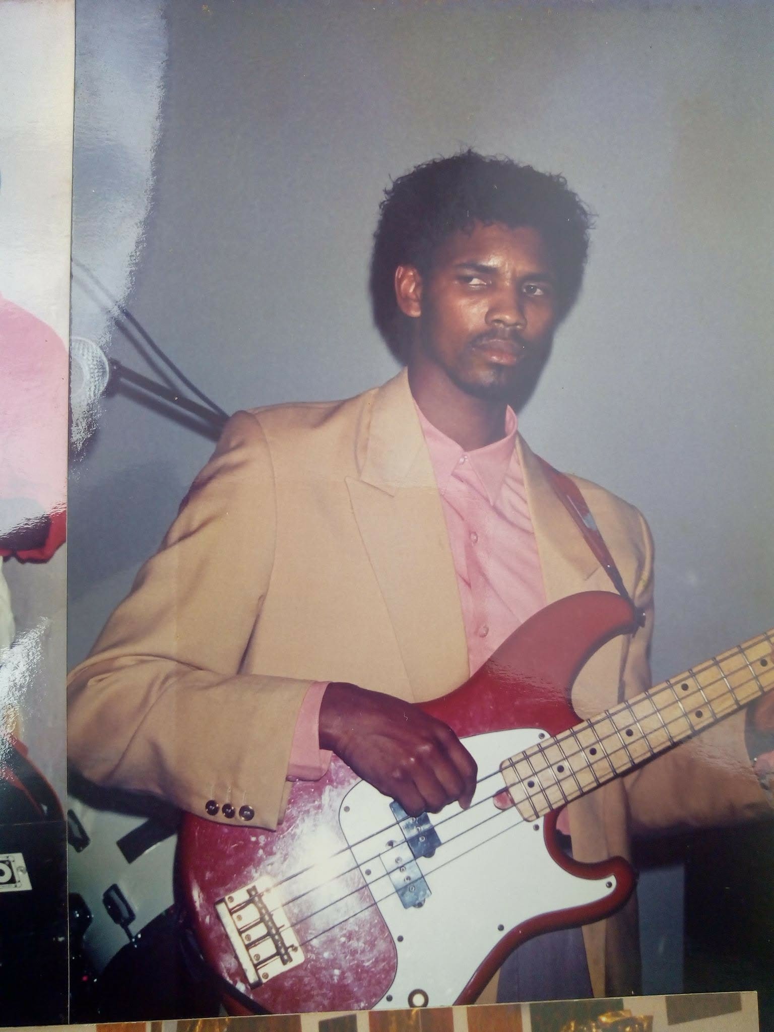 Basse rouge vintage